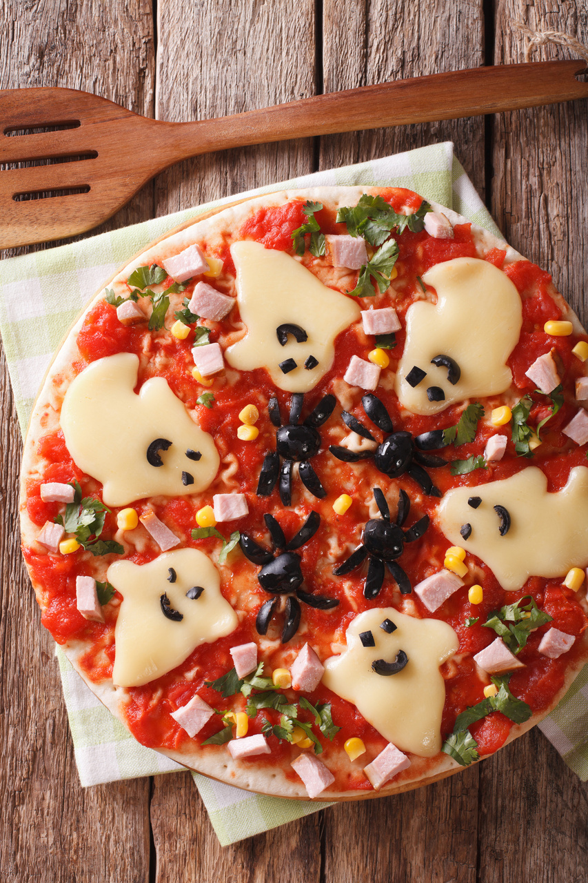 Cheesy Ghost Pizza: Halloween Recipe Ideas 